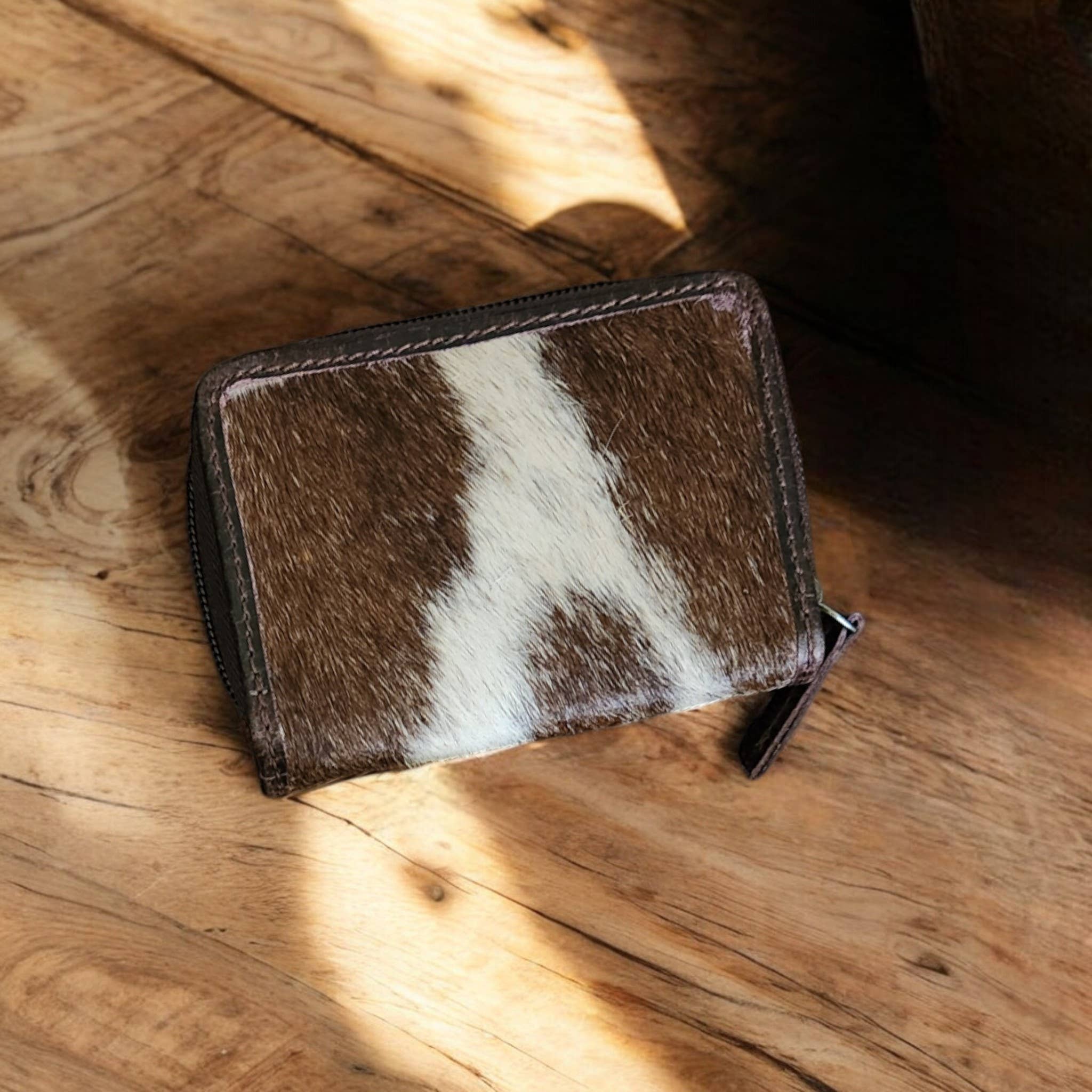 Cowhide Credit Card Wallet Cowhide Wallet Small Leather Highlands Wallet: Vintage Brown Leather Cowhide Wallet